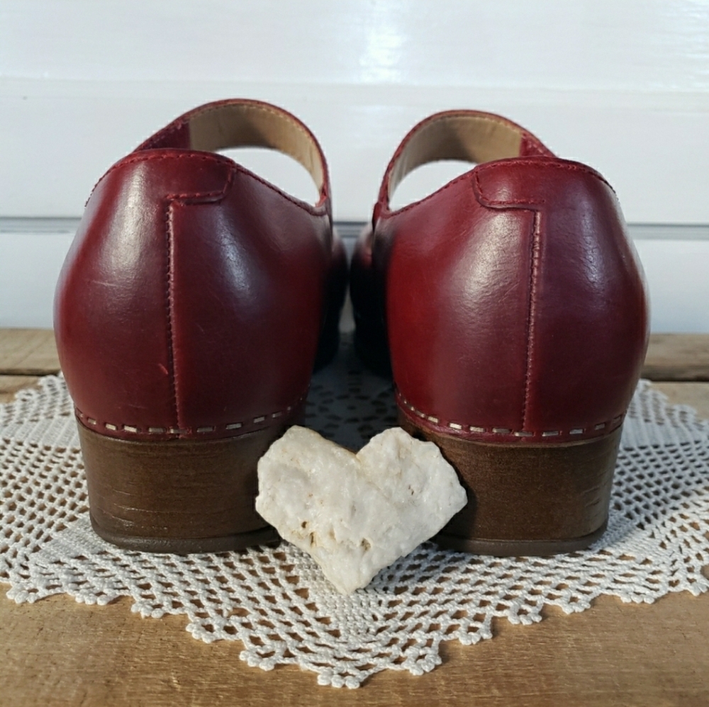 RED Dansko Beatrice MaryJane Clog Burnished Velcro Strap Button Boho Cottage - Picture 5 of 11
